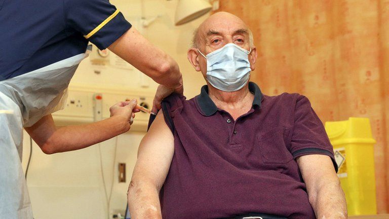 En Reino Unido comenzaron a administrar la vacuna de Oxford/AstraZeneca