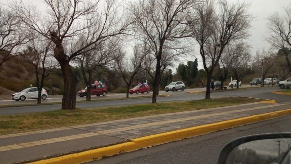 Jardines maternales: visibilizaron el reclamo con una caravana