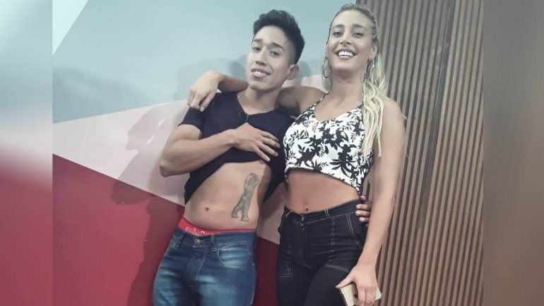 Fanático de Sol Pérez al extremo: se tatuó la pose sensual de la vedette
