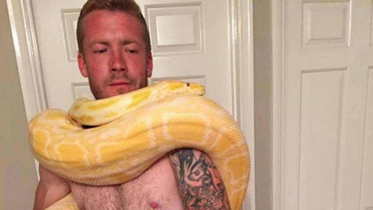 Dan Brandon murió por el ahorcamiento de su pitón mascota.