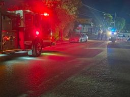 incendiaron un aguantadero con una molotov y bomberos debio intervenir en medio de tiros incendiaron un aguantadero con una molotov y bomberos debio intervenir en medio de tiros