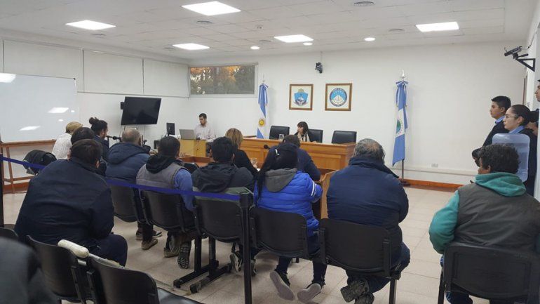 Los acusaron por organizar una carrera ilegal de perros en Plaza Huincul