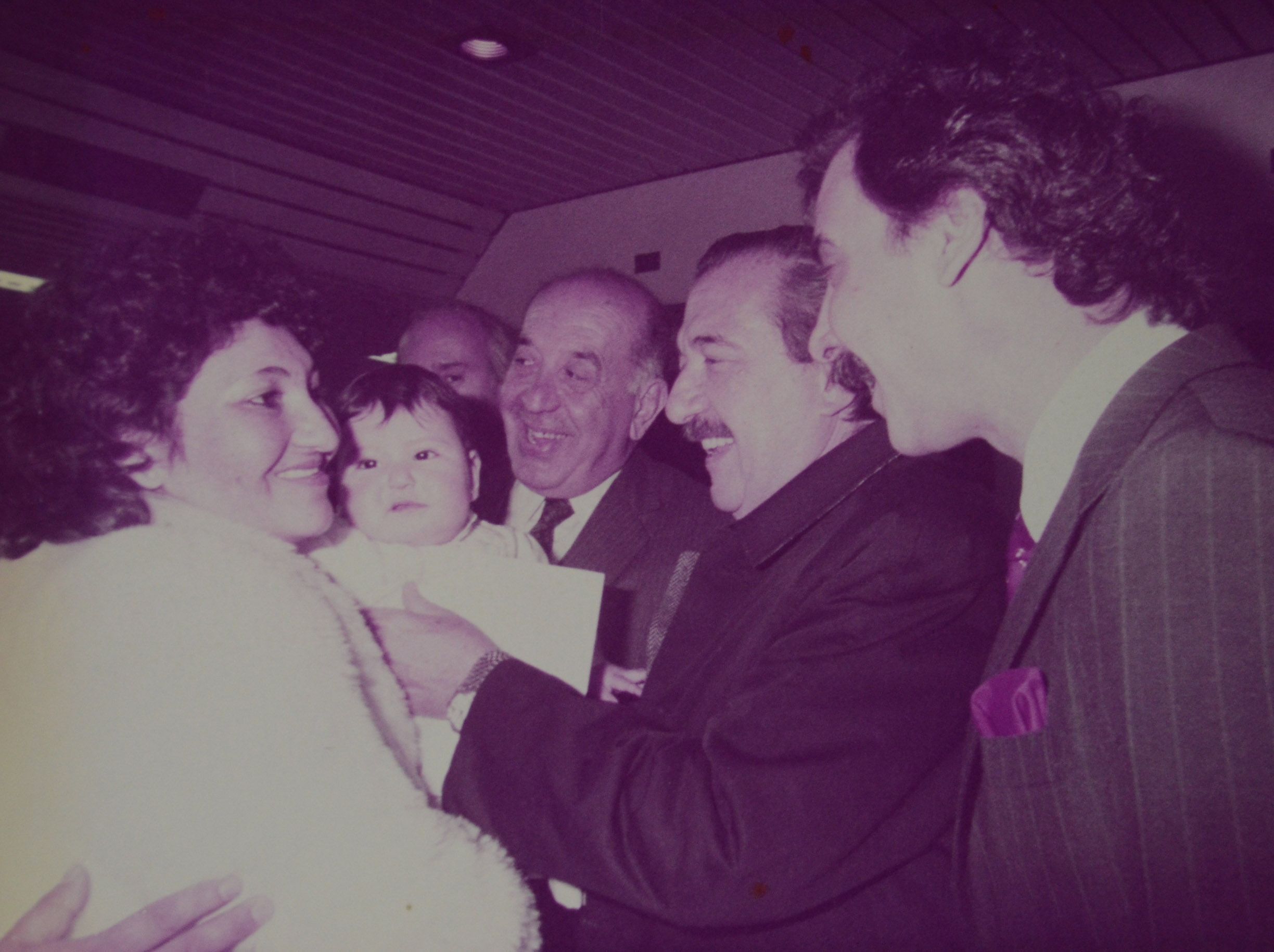 Alfonsín con su ahijada neuquina.