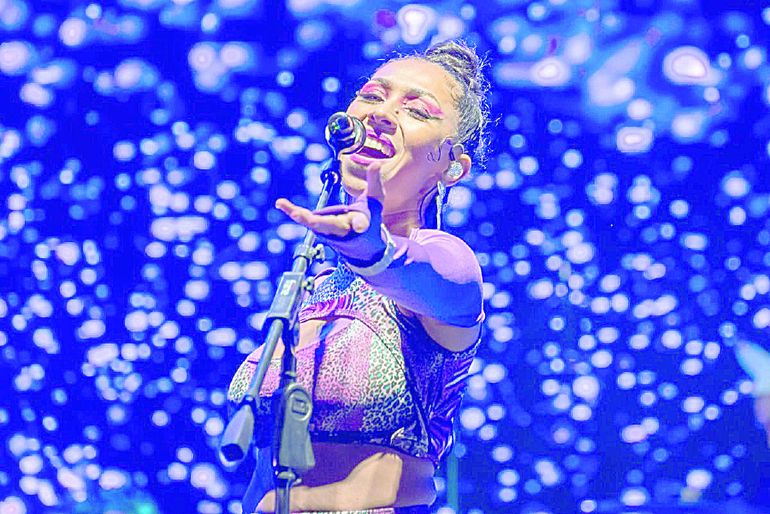 Ivonne Guzmán desde 2005 es cantante de La Delio Valdez. Ivonne Guzmán desde 2005 es cantante de La Delio Valdez.