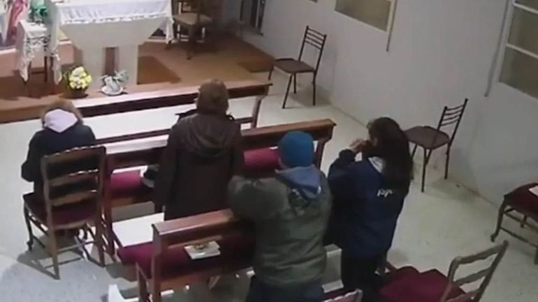 El robo se produjo en plena iglesia de Santa Fe