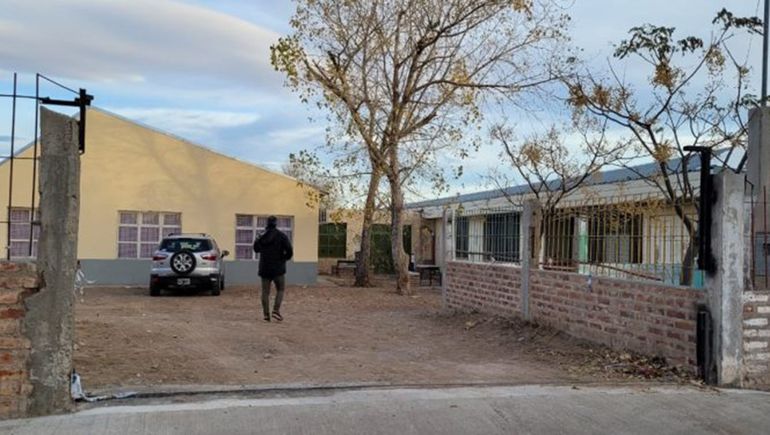 Se robaron un portón de 7 metros de una escuela de Cutral Co