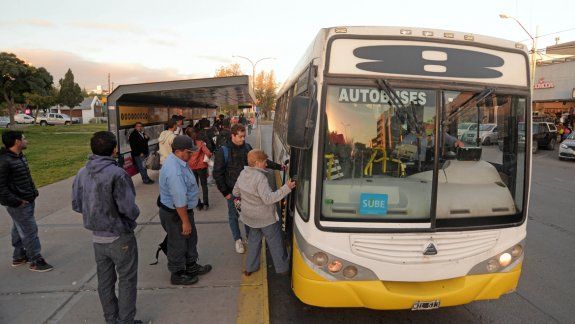 Cambian recorrido de colectivos por la obra de Láinez
