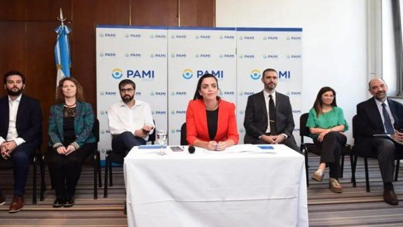 Nuevo escándalo: denuncian que el PAMI compró alcohol en gel en un 137% más caro