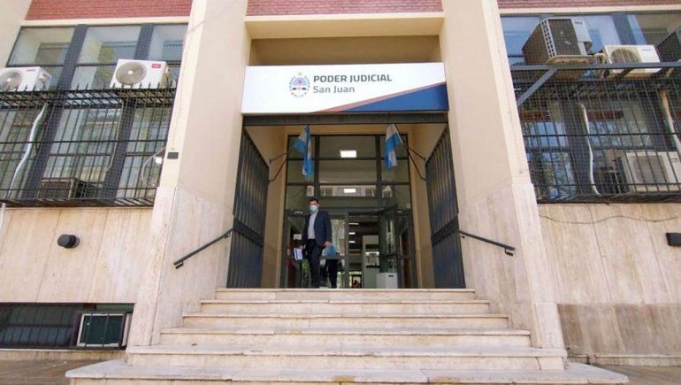 Por el pedido del ex, la Justicia frenó un aborto