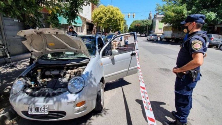 Vehículo donde apareció la lampalagua en la ciudad de Córdoba.