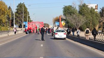 Las organizaciones sociales estarán este lunes en los punetes carreteros. Foto: archivo LMC Las organizaciones sociales estarán este lunes en los punetes carreteros. Foto: archivo LMC