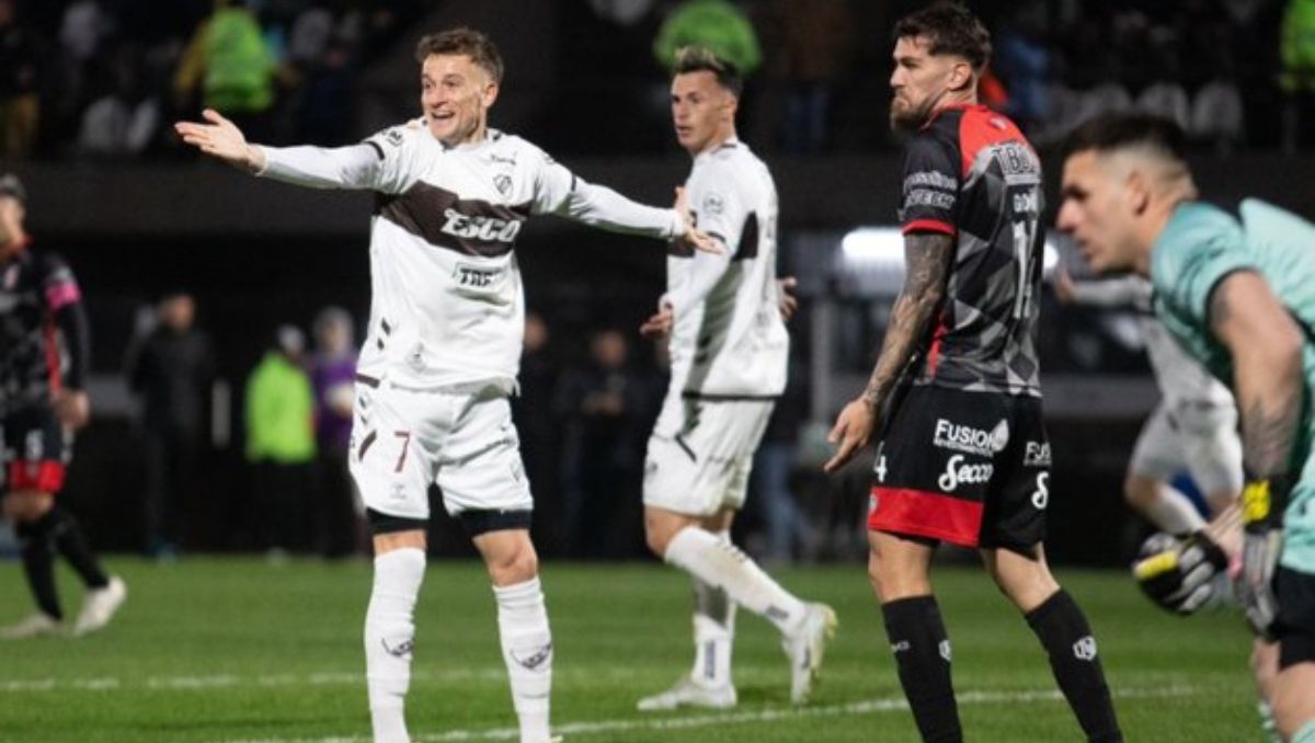 La denuncia de los jugadores de Platense después de ser robados contra Barracas Central