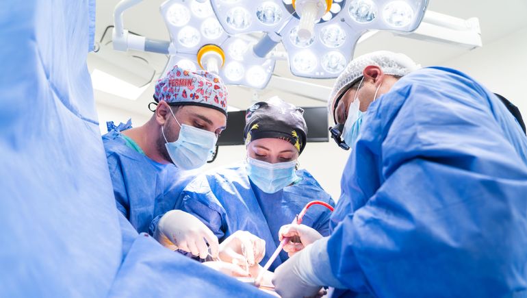 Se realizó la primera masculinización de tórax