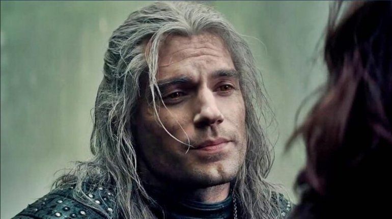 Henry Cavill es el brujo de tus sueños