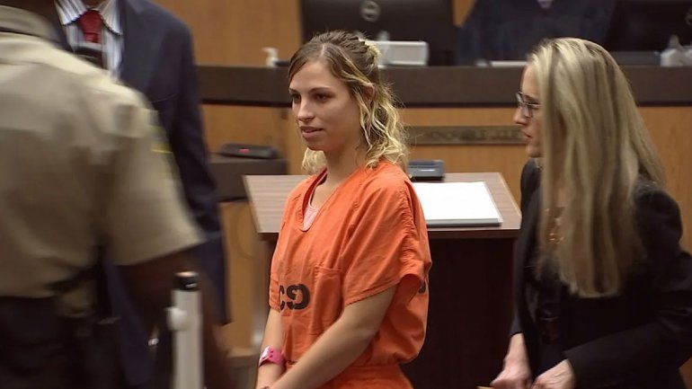 Una maestra abusó de  un alumno de 13 años