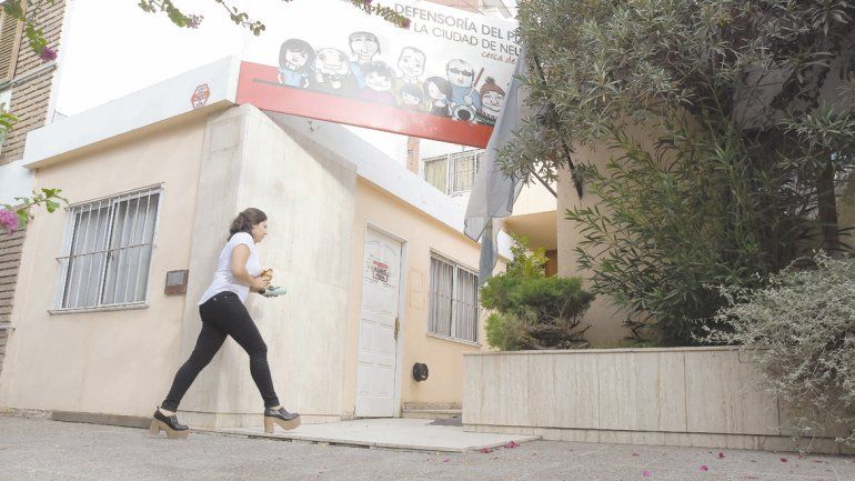 El mandato del titular de la Defensoría del Pueblo tiene una duración de seis años.