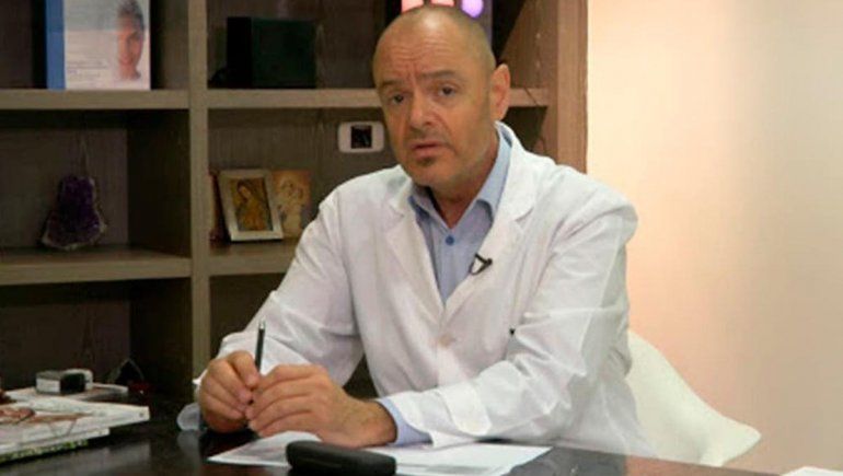 Imputan y dictan prisión domiciliaria para el médico de los famosos