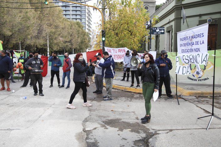 Desde Padres Autoconvocados criticaron a Guagliardo