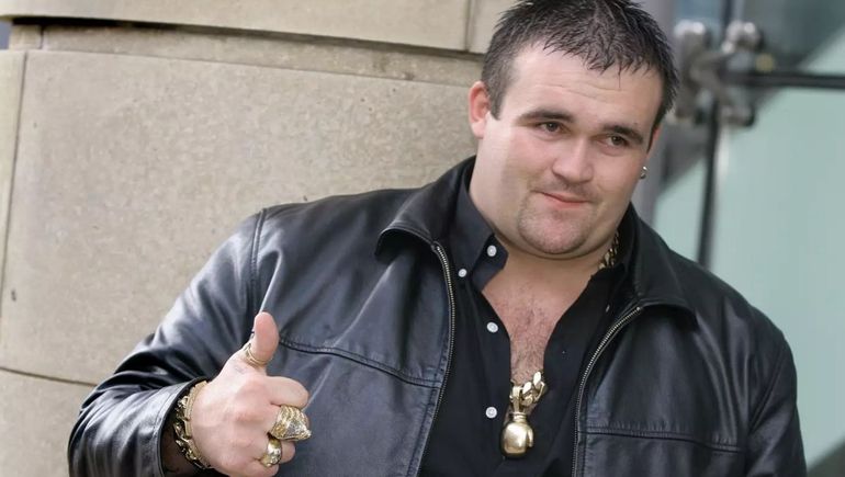 Michael Carroll ganó millones en la lotería a los 19 años y se convirtió en una celebridad mediática por su vida de excesos. Michael Carroll ganó millones en la lotería a los 19 años y se convirtió en una celebridad mediática por su vida de excesos.