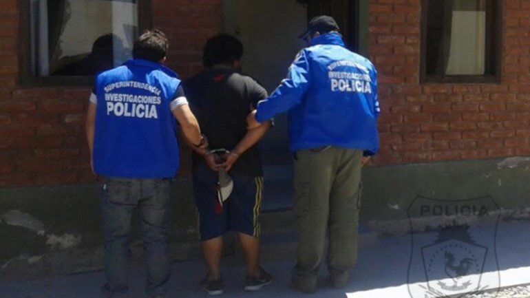 Personal del grupo de Recaptura traslada a Matamala para su identificación.