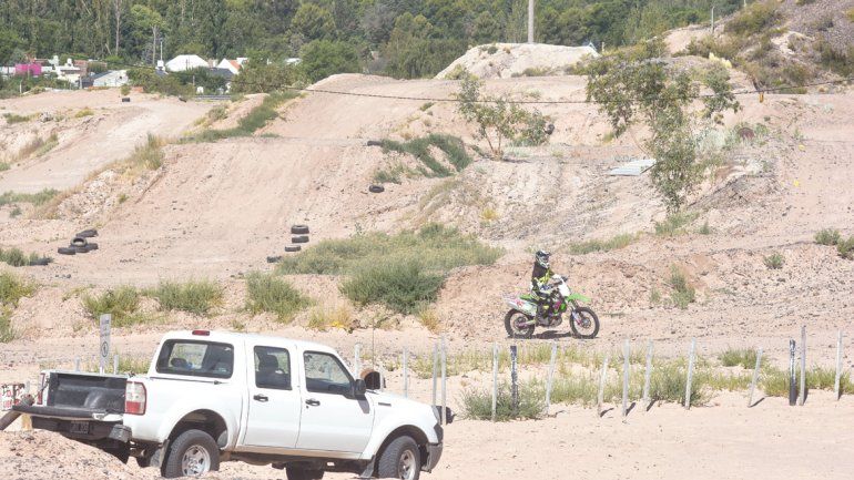 Un informe de la UNCo aconseja la relocalización del circuito de motocross de Parque Norte