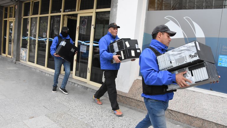 Un allanamiento en las instalaciones de Desarrollo Social confiscó material relevante para la causa. Un allanamiento en las instalaciones de Desarrollo Social confiscó material relevante para la causa.