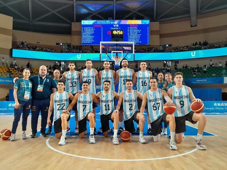 Santángelo también dirigió al seleccionado que en agosto logró por primera vez clasificar a las semifinales en los Juegos Mundiales Universitarios en China. Santángelo también dirigió al seleccionado que en agosto logró por primera vez clasificar a las semifinales en los Juegos Mundiales Universitarios en China.
