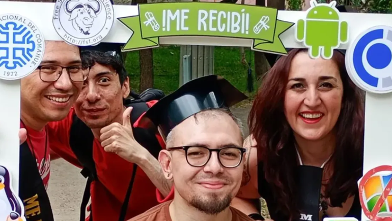 Damián Peralta se recibió de informático