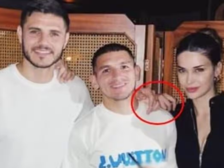 Lo que llamó la atención de la foto que publicó Devrim Özkan es su mano entrelazada con la de Icardi.
