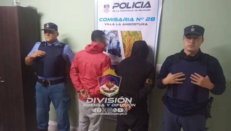 Los detenidos en Villa La Angostura. Foto: Policía. Los detenidos en Villa La Angostura. Foto: Policía.
