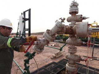 el crudo vale u$s 40 por el stock de eeuu y el covid-19
