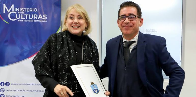 Alicia Comelli, subsecretaria de Derechos Humanos y el ministro Colonna, firmaron un convenio por La Escuelita.
