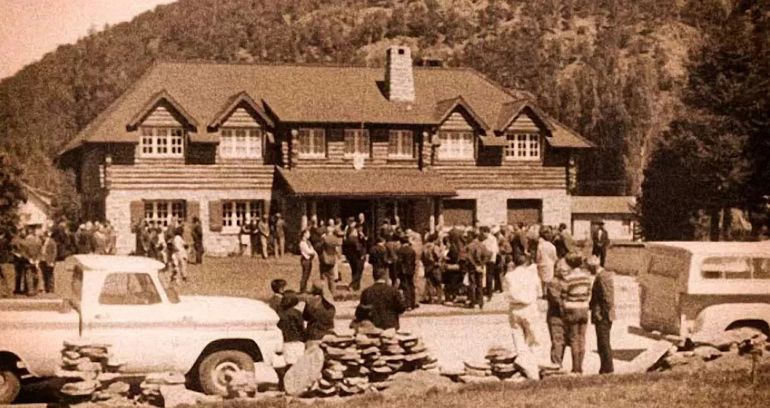El edificio de la intendencia del Parque Nacional Lanín fue el lugar donde se filmaron algunas de las escenas de la película 