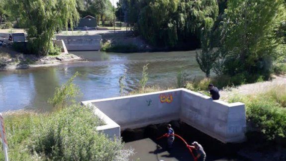 Hace cinco años que se presentó el amparo para sanear el arroyo Durán, que sigue contaminado.