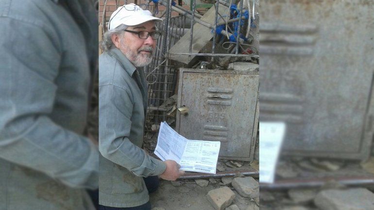 Cansado de los aumentos, encadenó el medidor de gas