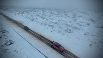 durante la intensa nevada: el video del rescate vehicular que realizaron bomberos voluntarios de buta ranquil