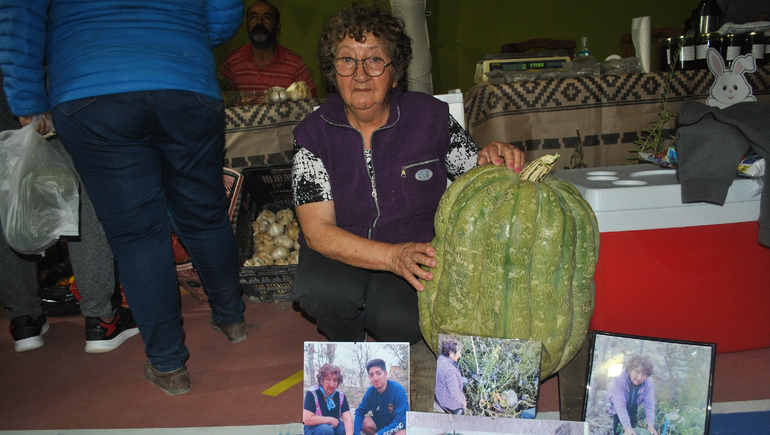 Doña Elena cosechó un zapallo de casi 30 kilos
