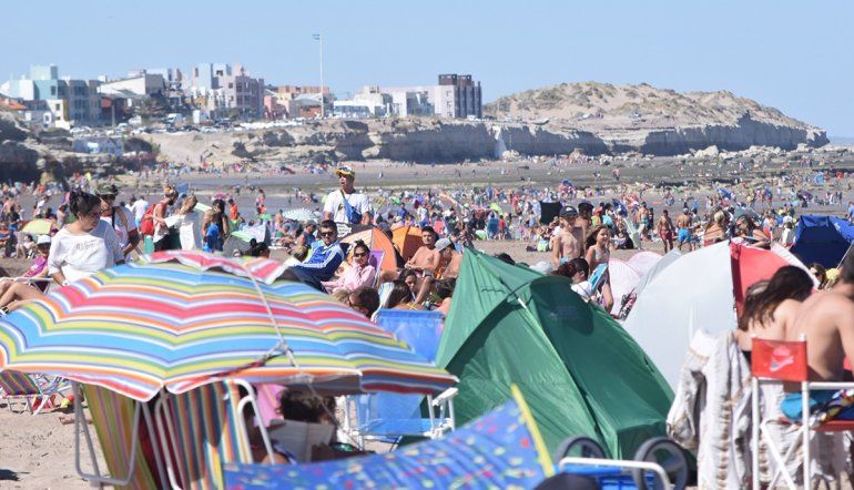Las Grutas cerró la primera quincena con la mitad de turistas
