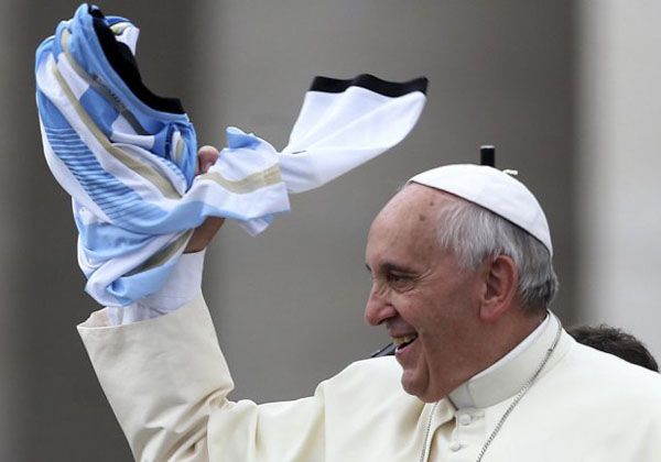 Fuera de protocolo, Francisco arengó a la Selección