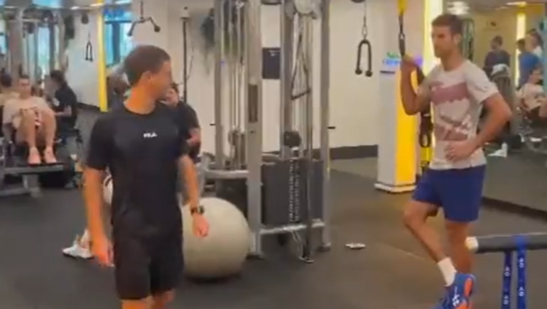 ¿Qué mirás, bobo?: el desopilante momento entre Djokovic y Schwartzman