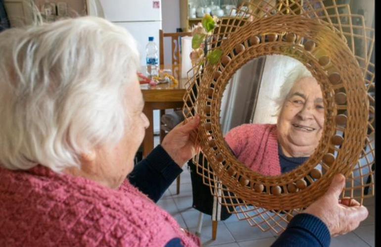 Los 90 de Ñata, la tana que llegó huyendo de la guerra: historia de lucha y dignidad