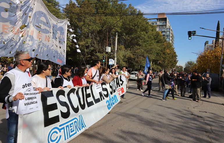 Problemas con licencias en escuelas de Neuquén: la advertencia de ATEN