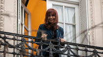como el patio de una carcel: cristina kirchner podra salir a la terraza de su edificio como el patio de una carcel: cristina kirchner podra salir a la terraza de su edificio