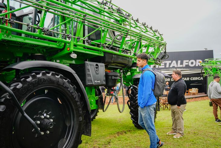 Maquinaria de última generación en el horizonte productivo del campo argentino. Foto: Expoagro Argentina Maquinaria de última generación en el horizonte productivo del campo argentino. Foto: Expoagro Argentina