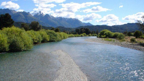 Encontraron sin vida al hombre que cayó de un puente al río Foyel