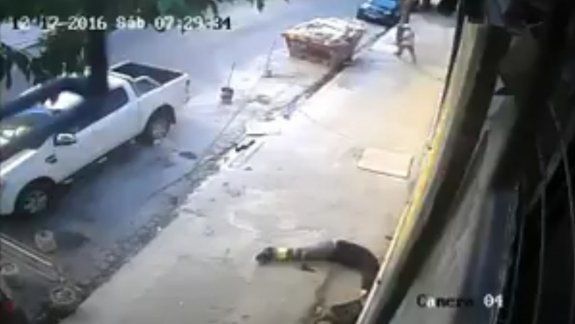 Un constructor se defendió del asalto a los balazos. El ladrón está grave.