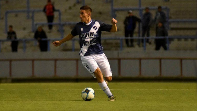 El ex volante del Rojo renovó por una temporada más en Alvarado.