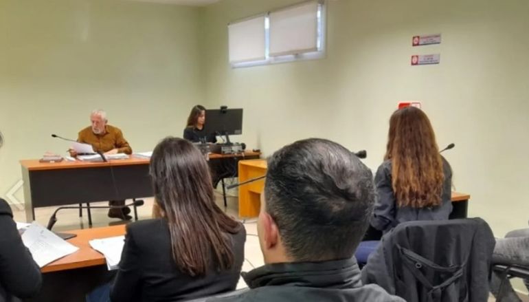 Condenaron a policías de Comodoro Rivadavia por golpear a un detenido. Condenaron a policías de Comodoro Rivadavia por golpear a un detenido.