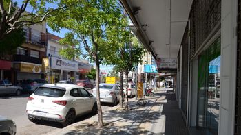 operativo en pleno centro neuquino: una persona murio en un hotel operativo en pleno centro neuquino: una persona murio en un hotel