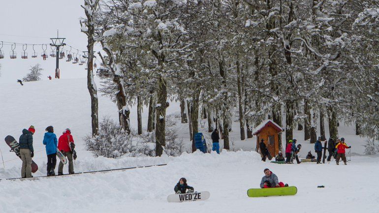 El Cerro Chapelco abrió sus pistas con muchos visitantes